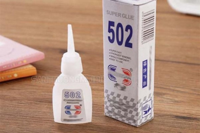 [TOP 8] Cách tẩy keo 502 dính vào sàn gỗ đơn giản, hiệu quả