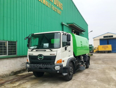Xe quét rác Hino đến từ đâu và có những ưu nhược điểm nào
