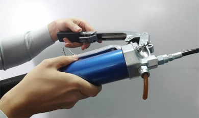 Tìm hiểu súng bơm mỡ là gì? Những lưu ý cần chú ý khi sử dụng