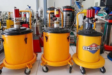 Mua máy bơm mỡ tại Trà Vinh: Cách chọn máy phù hợp