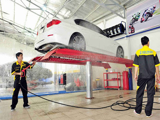 Khi sử dụng hoặc nâng hạ để giữa khoảng cách an toàn