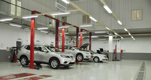 Cầu nâng được sử dụng phổ biến tại các gara