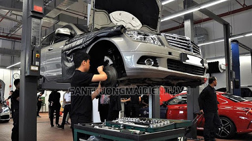 Cầu nâng hỗ trợ công việc của người thợ được nhanh hơn 