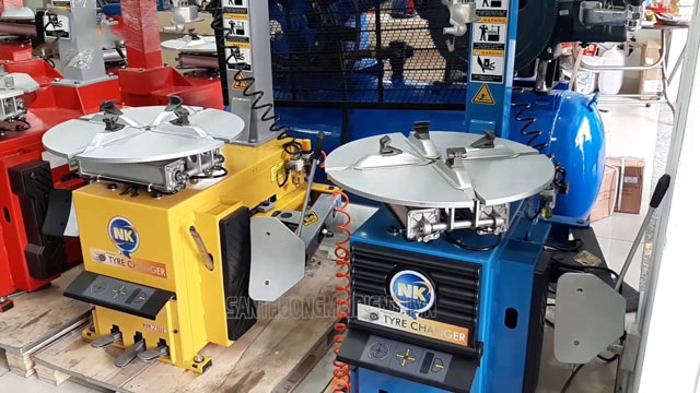 Lưu ý trước khi bảo dưỡng máy ra vào lốp