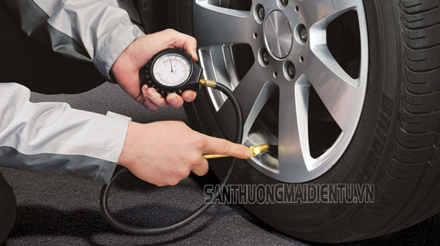 Hướng dẫn chi tiết các bước đo áp suất lốp xe ô tô