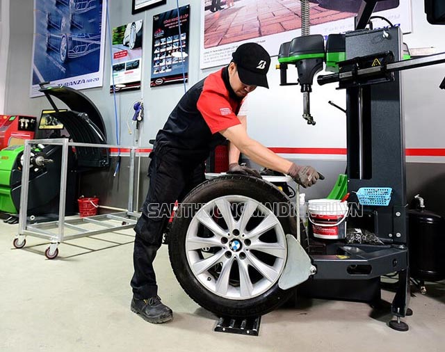 Địa chỉ cung cấp máy ra vào lốp Bosch