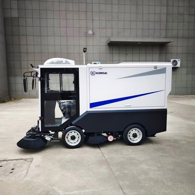 Xe quét rác ngồi lái Kumisai KMS - 155L