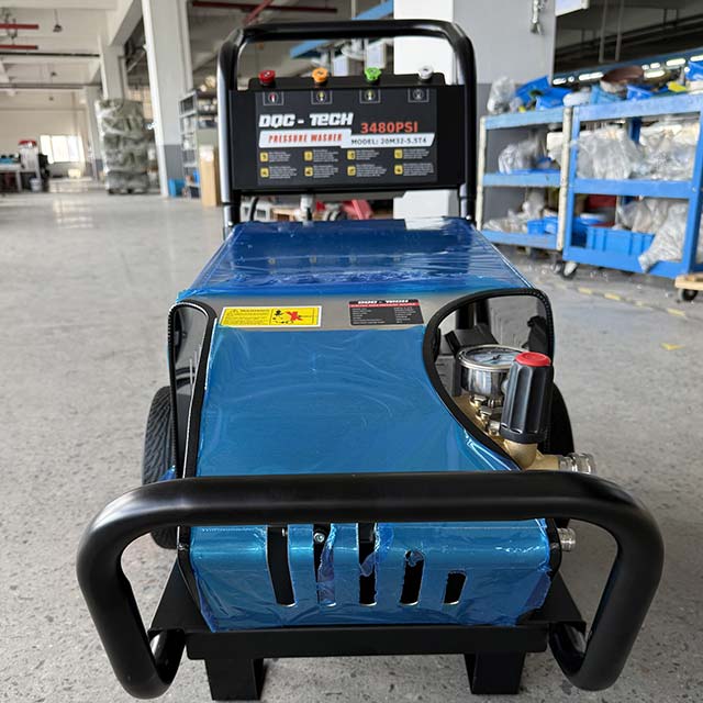 Máy rửa xe cao áp DQC - TECH 20M32-5.5T4