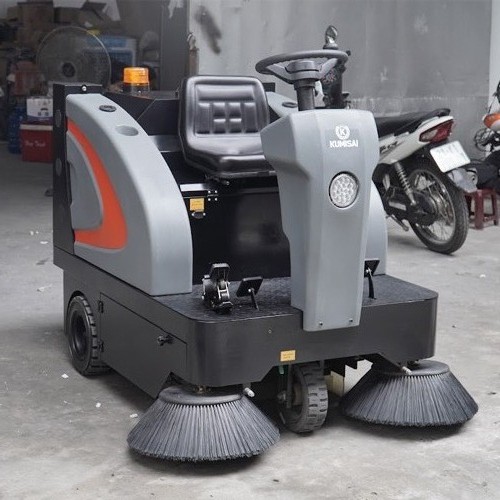 Xe quét rác ngồi lái Kumisai KMS 1350E - pin litium