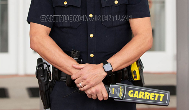 Máy dò cầm tay được dùng phổ biến trong lĩnh vực an ninh