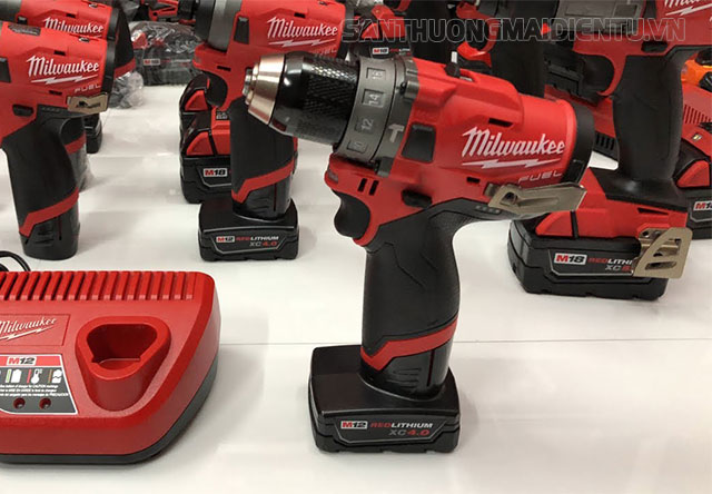 Súng bắn ốc Milwaukee M18 FSGC-202X
