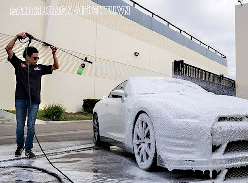 Rửa xe không chạm giúp bạn vệ sinh xe một cách đơn giản