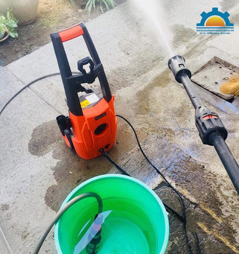 Máy rửa xe cao áp Kawasaki 2400w