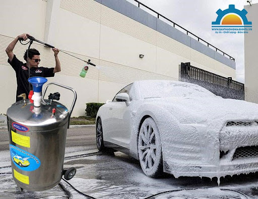 Sử dụng bình bọt tuyết đúng cách sẽ giúp việc rửa xe đạt hiệu quả